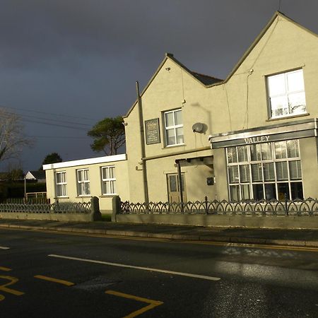 The Valley Hotel, Anglesey エクステリア 写真
