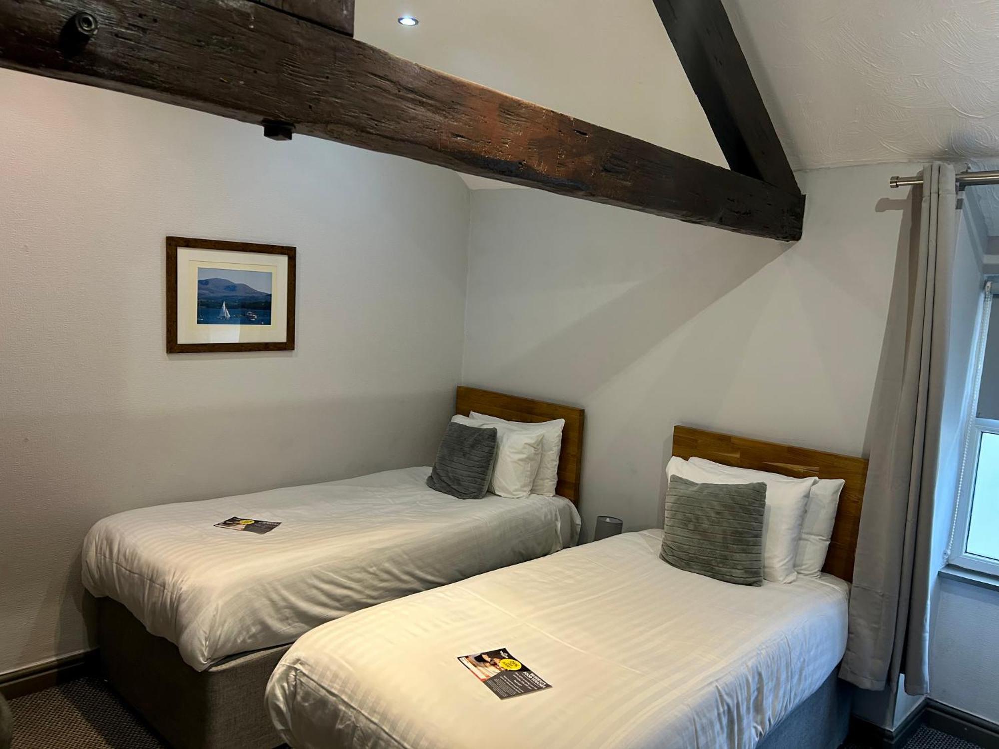 The Valley Hotel, Anglesey エクステリア 写真