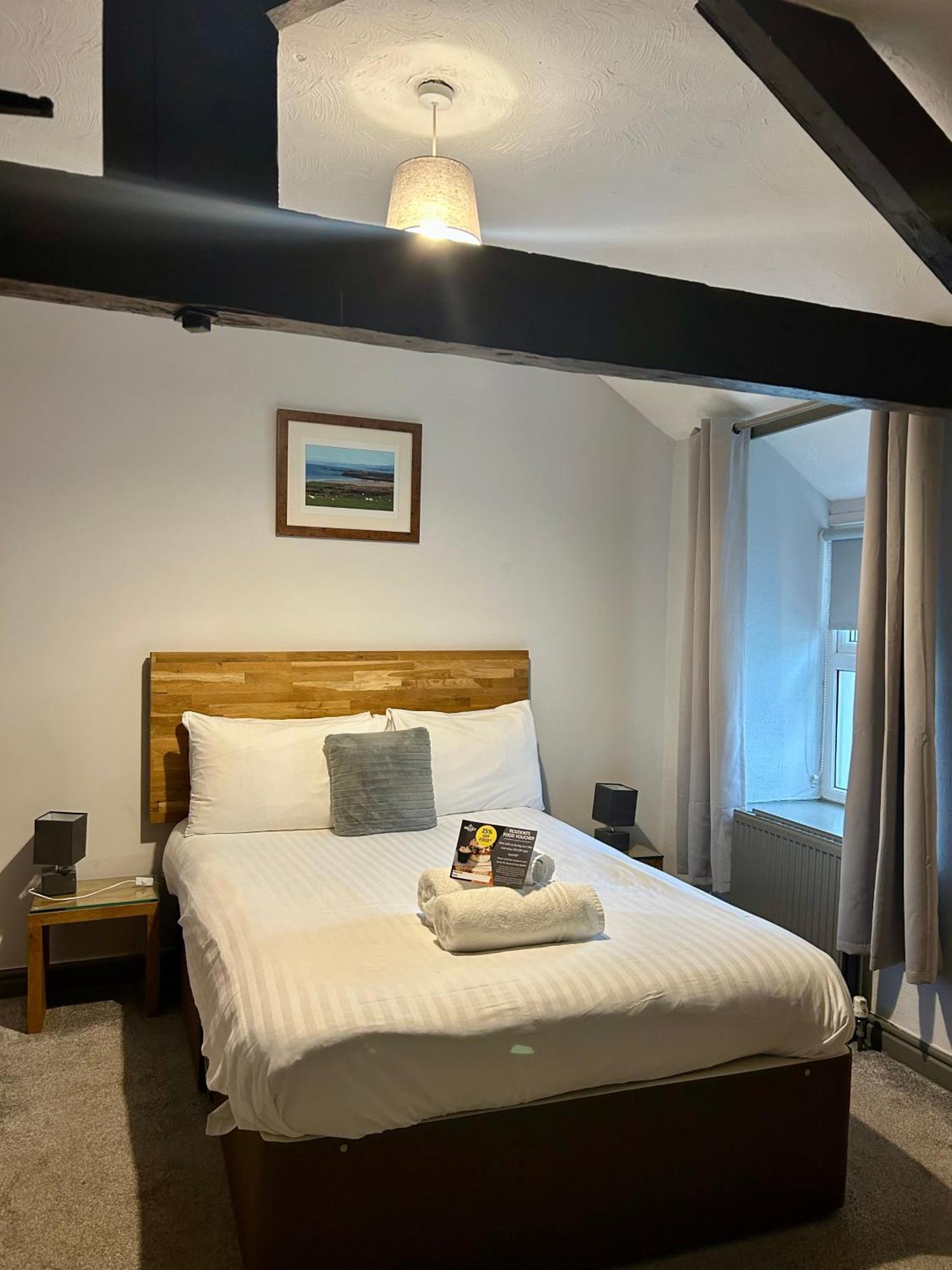 The Valley Hotel, Anglesey エクステリア 写真